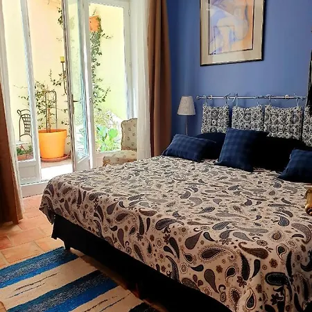 לינה וארוחת בוקר Alcove Marine גרואיסאן