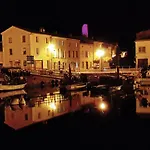 B&B Alcove Marine 3*